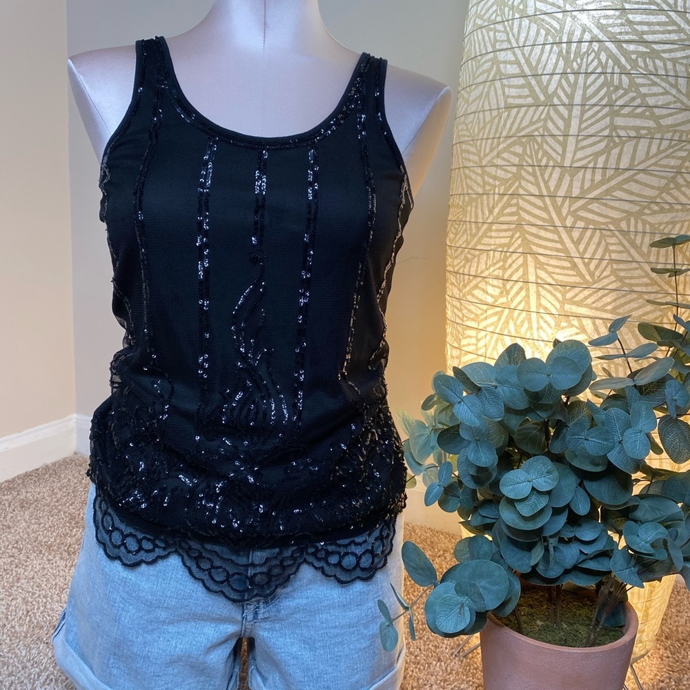 EXPRESS Black Sequin Scalloped Bottom Top Size XS